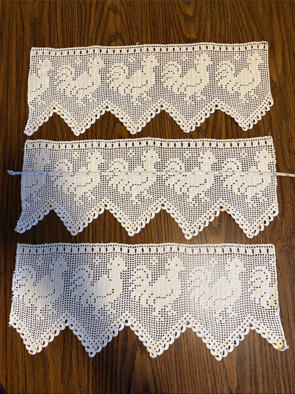 Vintage Romanian 🇷🇴 Crocheted pieces 3 with roosters.